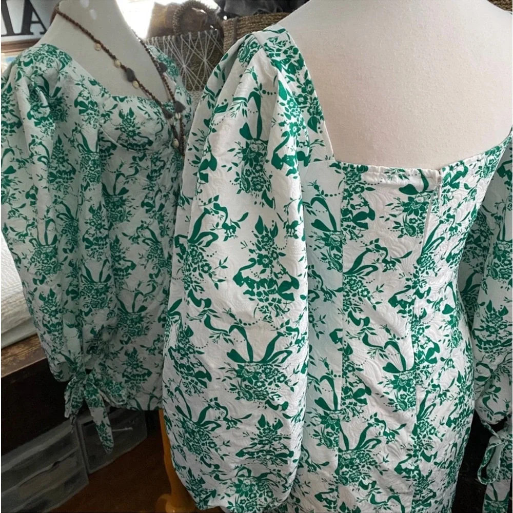 Gorgeous puff sleeve mini dress - Picture 5 of 7